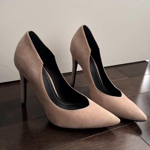 Kendall & Kylie High Heels - Picture 2 of 3
